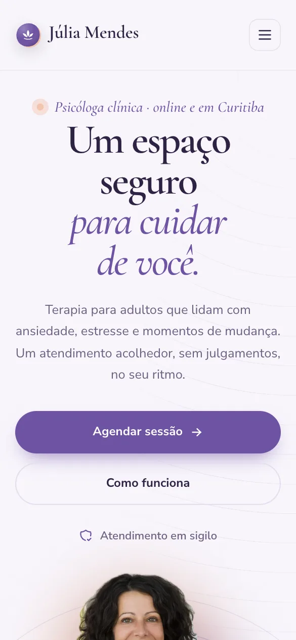 O site de Júlia Mendes no celular
